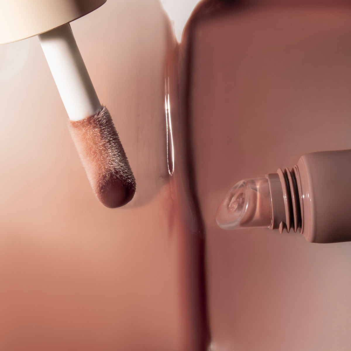dream-lip-oil-warm-beige-b6 PDP_DLO-WarmBeige-3.jpg